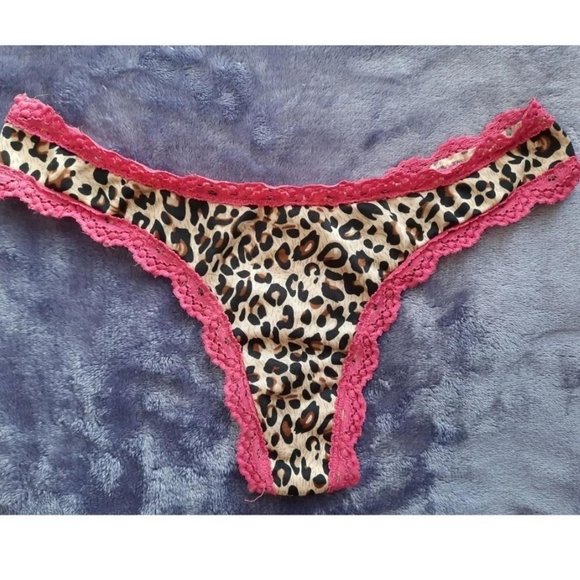 Cute Leopard Thong - Picture 1 of 4